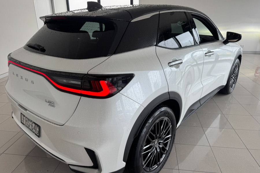 2024 Lexus LBX MAYH10R Sports Luxury SUV Image 8
