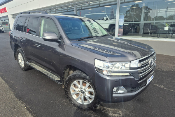 2019 Toyota LandCruiser VDJ200R VX SUV Image 4
