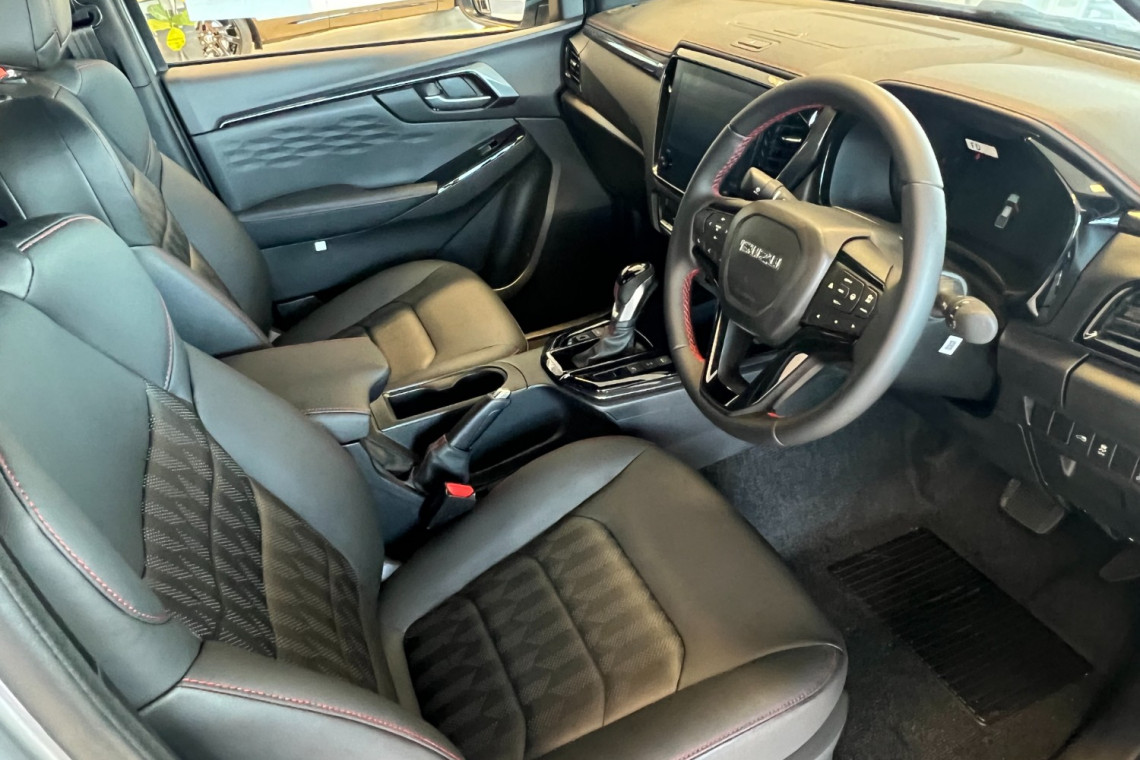 2025 MY24 Isuzu D-MAX X-TERRAIN Ute Image 8
