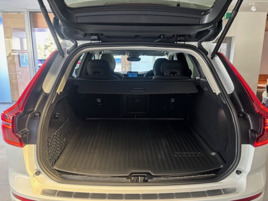 2025 MY26 Volvo XC60 UZ Plus T8 Plug-in Hybrid Dark SUV Image 13