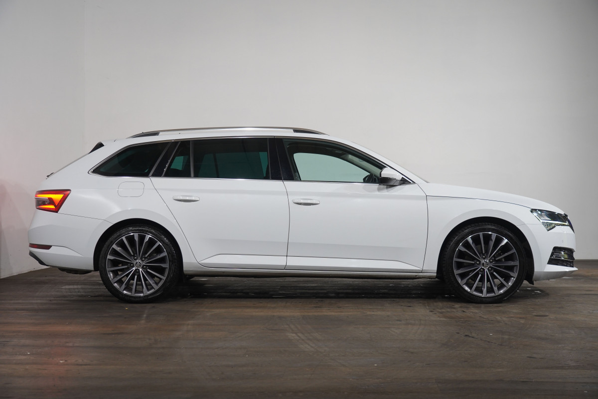 2022 Skoda Superb Style SUV Image 4