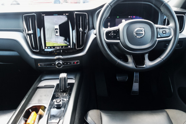 2021 MY22 Volvo XC60 UZ B6 R-Design SUV Image 21