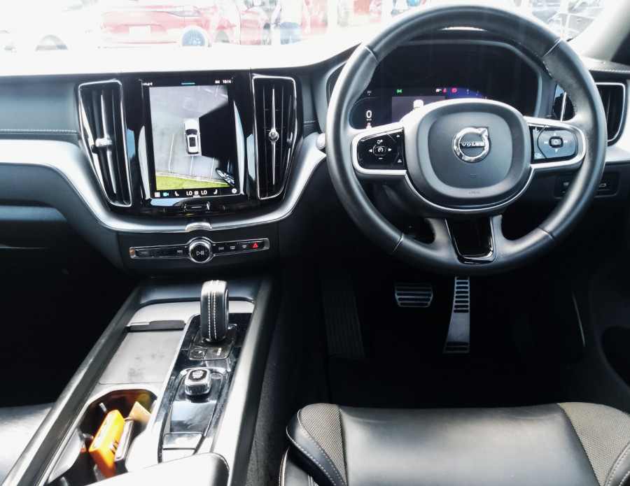 2021 MY22 Volvo XC60 UZ B6 R-Design SUV Image 21