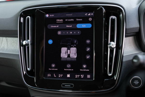 2025 MY26 Volvo XC40 XZ Plus B4 SUV Image 25