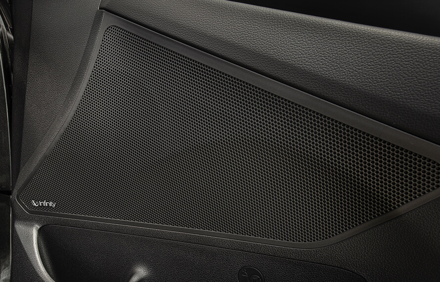 i30 Hatch 7-speaker premium audio.
