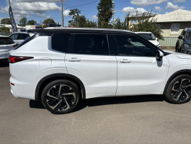 2022 Mitsubishi Outlander ZM Exceed Tourer SUV image 16