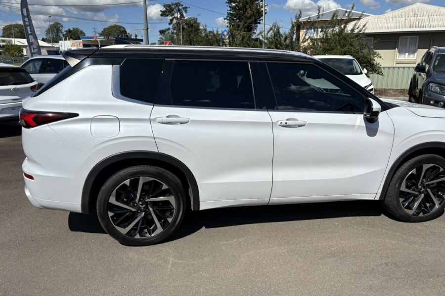 2022 Mitsubishi Outlander ZM Exceed Tourer SUV Image 16