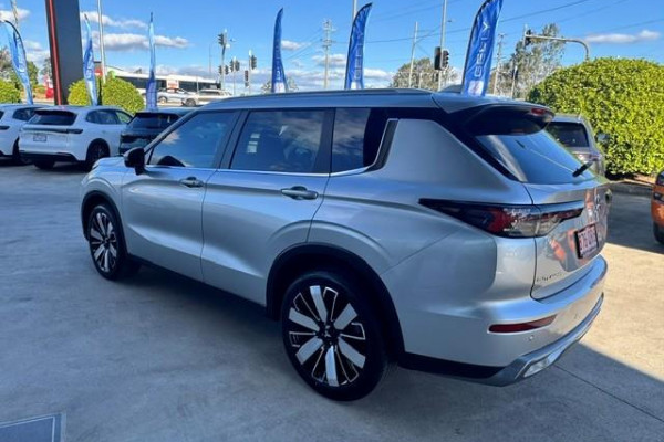 2025 Mitsubishi Outlander ZM Aspire SUV Image 3