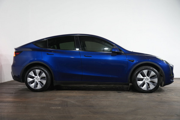 2024 Tesla Model Y  Long Range SUV Image 4