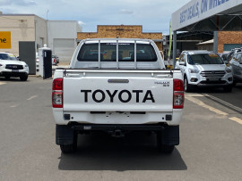 Toyota HiLux SR KUN26R 