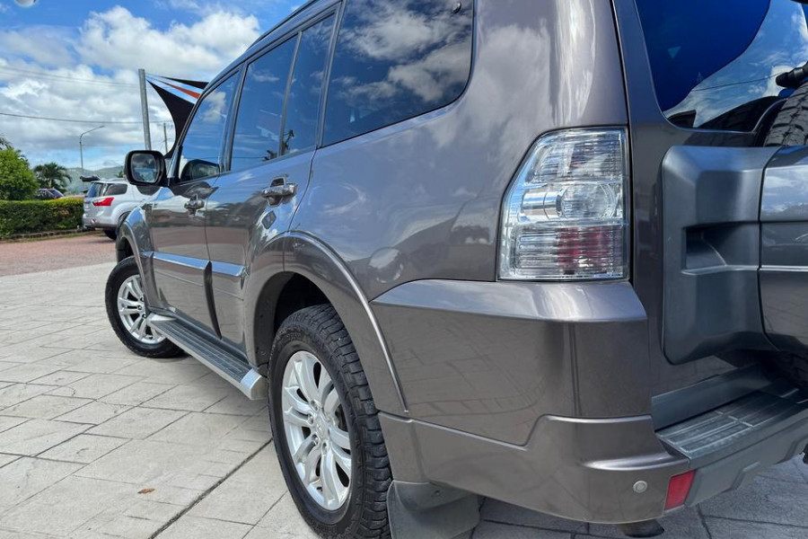 2013 MY14 Mitsubishi Pajero NW VR-X SUV Image 6