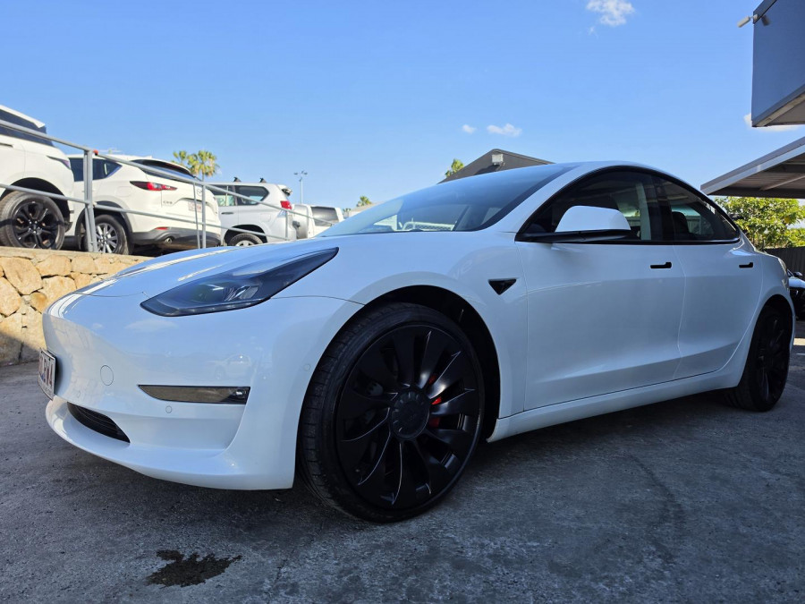 2021 Tesla Model 3  Performance Sedan Image 3
