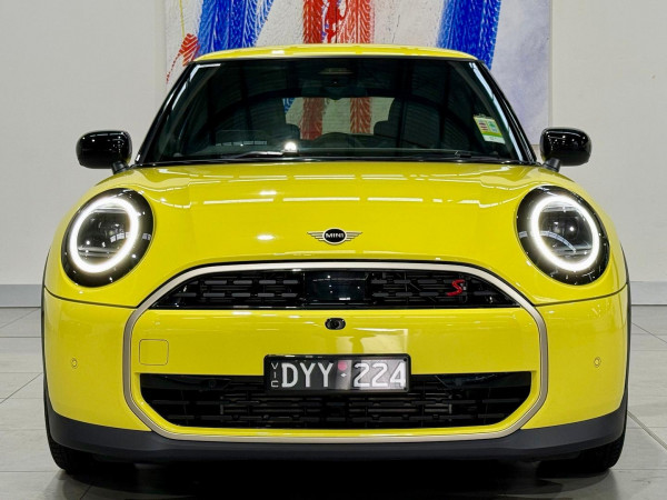 2025 MINI Cooper F65 S Favoured Hatch image 2