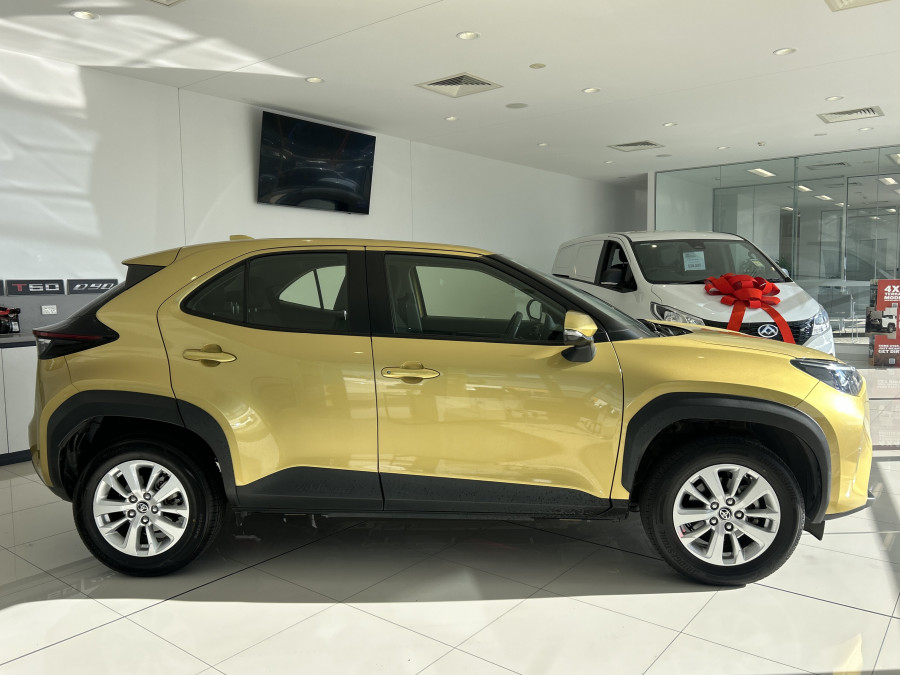 2021 Toyota Yaris Cross MXPB10R GX SUV Image 4