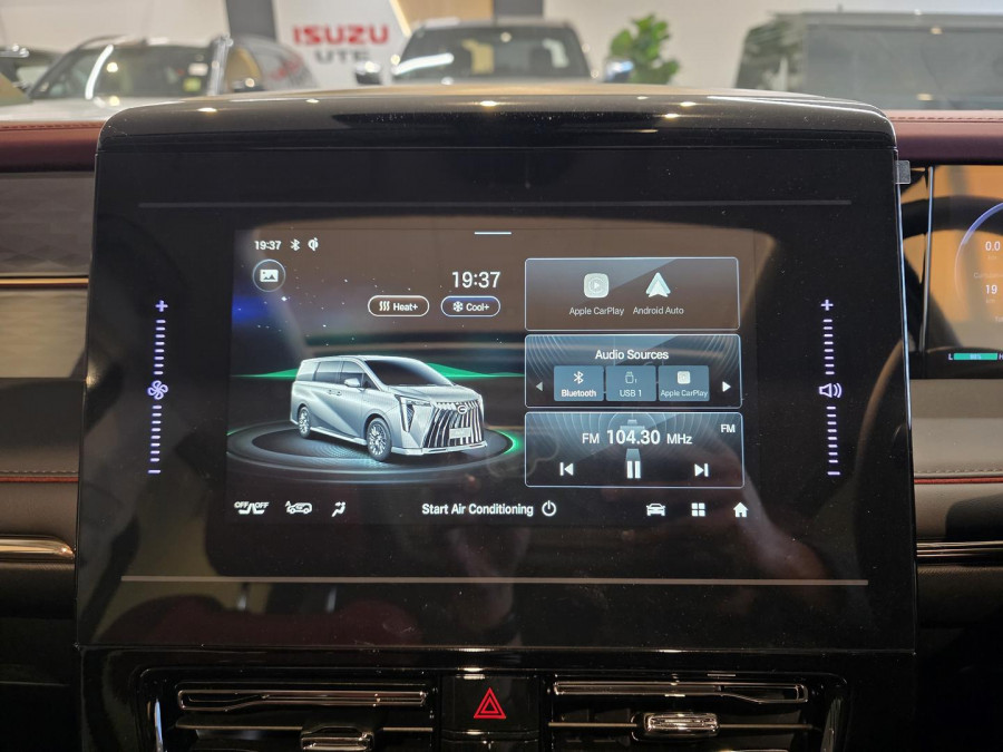2026 GAC M8 PHEV  Premium People Mover Image 15