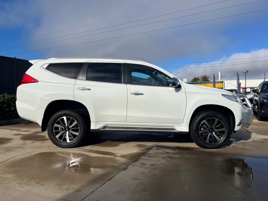 2019 Mitsubishi Pajero Sport QE GLS SUV Image 8
