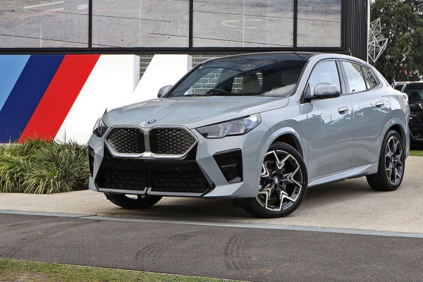 BMW iX2 xDrive30 M Sport U10