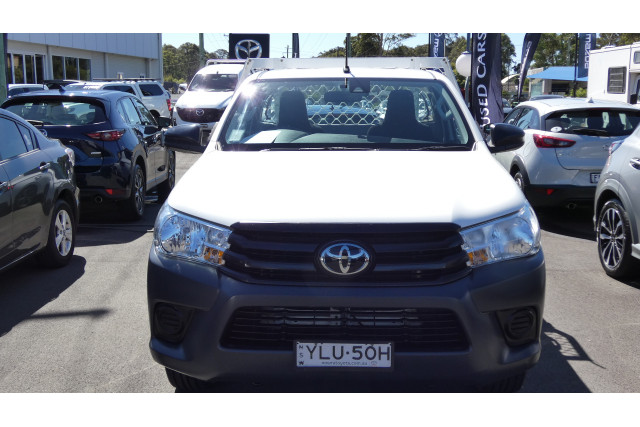 2021 Toyota HiLux TGN121R WORKMATE 4X2 Cab Chassis Image 2