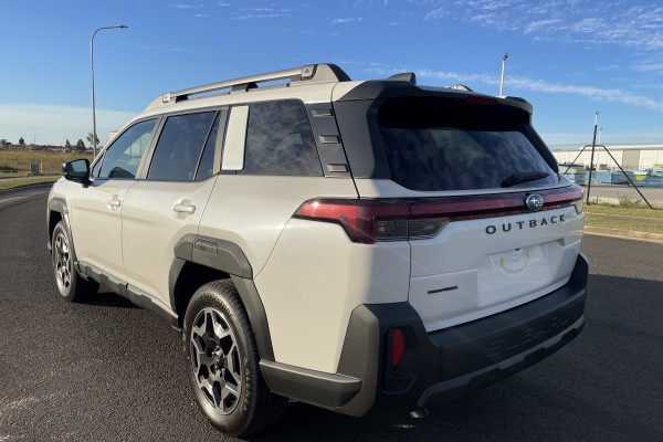 2026 Subaru Outback  7GEN AWD Touring SUV Image 6
