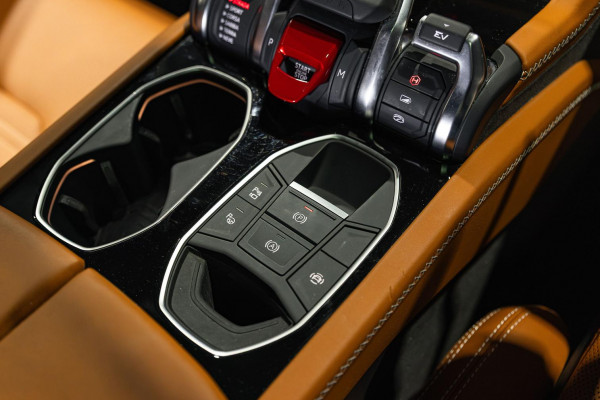 2025 Lamborghini Urus 636 SE SUV Image 17