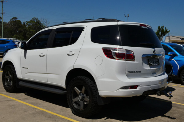 2017 MY18 Holden Trailblazer RG MY18 LT 4X4 SUV Image 6