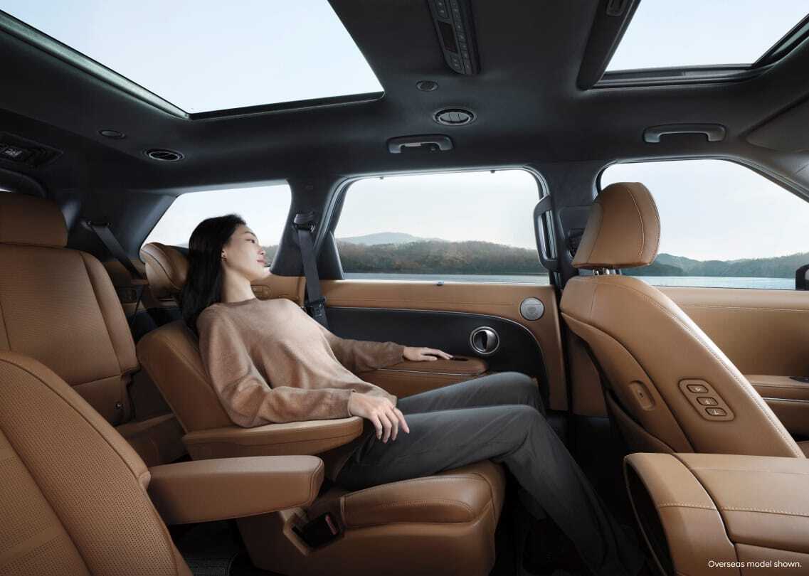 Available with 7 or 8 seats  Image