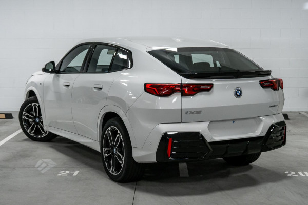 2024 BMW iX2 U10 xDrive30 M Sport SUV image 2