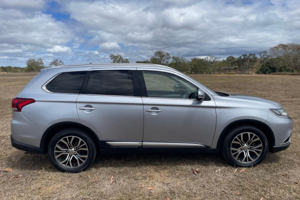 2016 Mitsubishi Outlander ZK LS SUV Image 3
