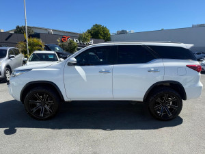 2016 Toyota Fortuner GUN156R Crusade SUV