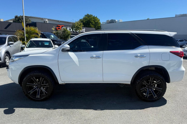 2016 Toyota Fortuner GUN156R Crusade SUV Image 10