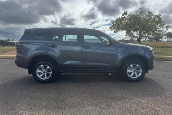 2026 MY25.5 Isuzu MU-X RJ LS-M SUV Image 2