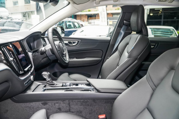 2020 MY21 Volvo XC60 UZ T5 Momentum Suv