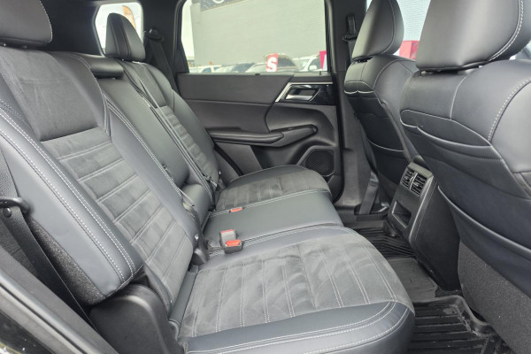 2023 Mitsubishi Outlander ZM Black Edition SUV Image 16