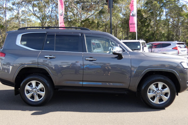 2021 Toyota LandCruiser FJA300R LC300 SAHARA 4X4 SUV Image 4