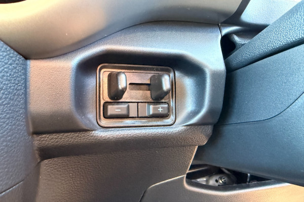 2025 MY25.25 Ford Everest UB Ambiente SUV Image 22