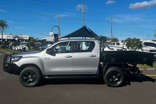 2025 MY24 Toyota HiLux GUN126R SR 48V Cab Chassis Image 5