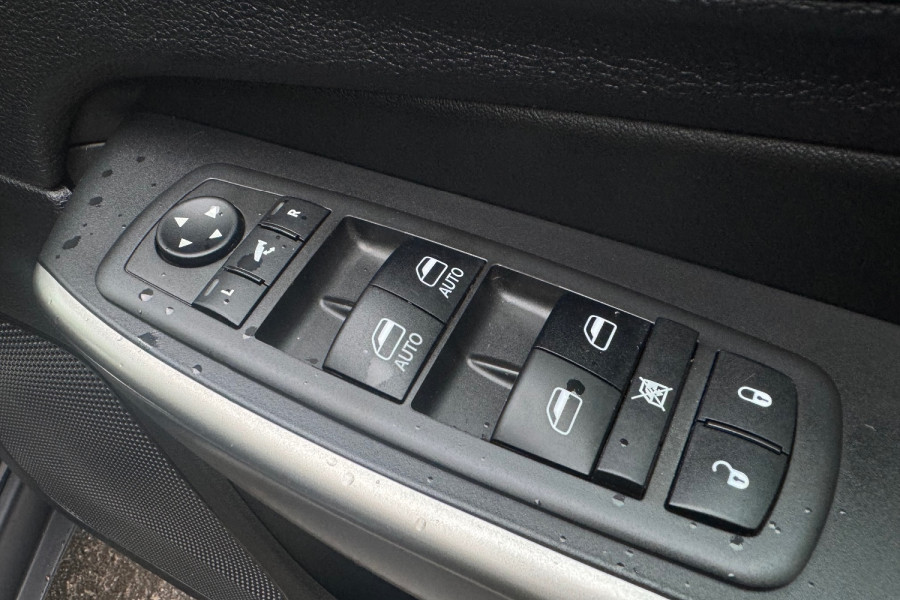 2021 Jeep Cherokee KL Limited SUV Image 15
