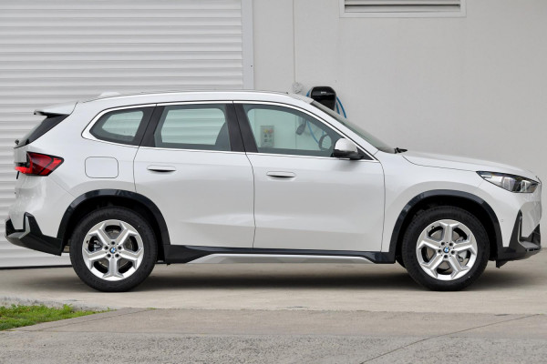 2025 BMW X1 U11 sDrive18i SUV image 3