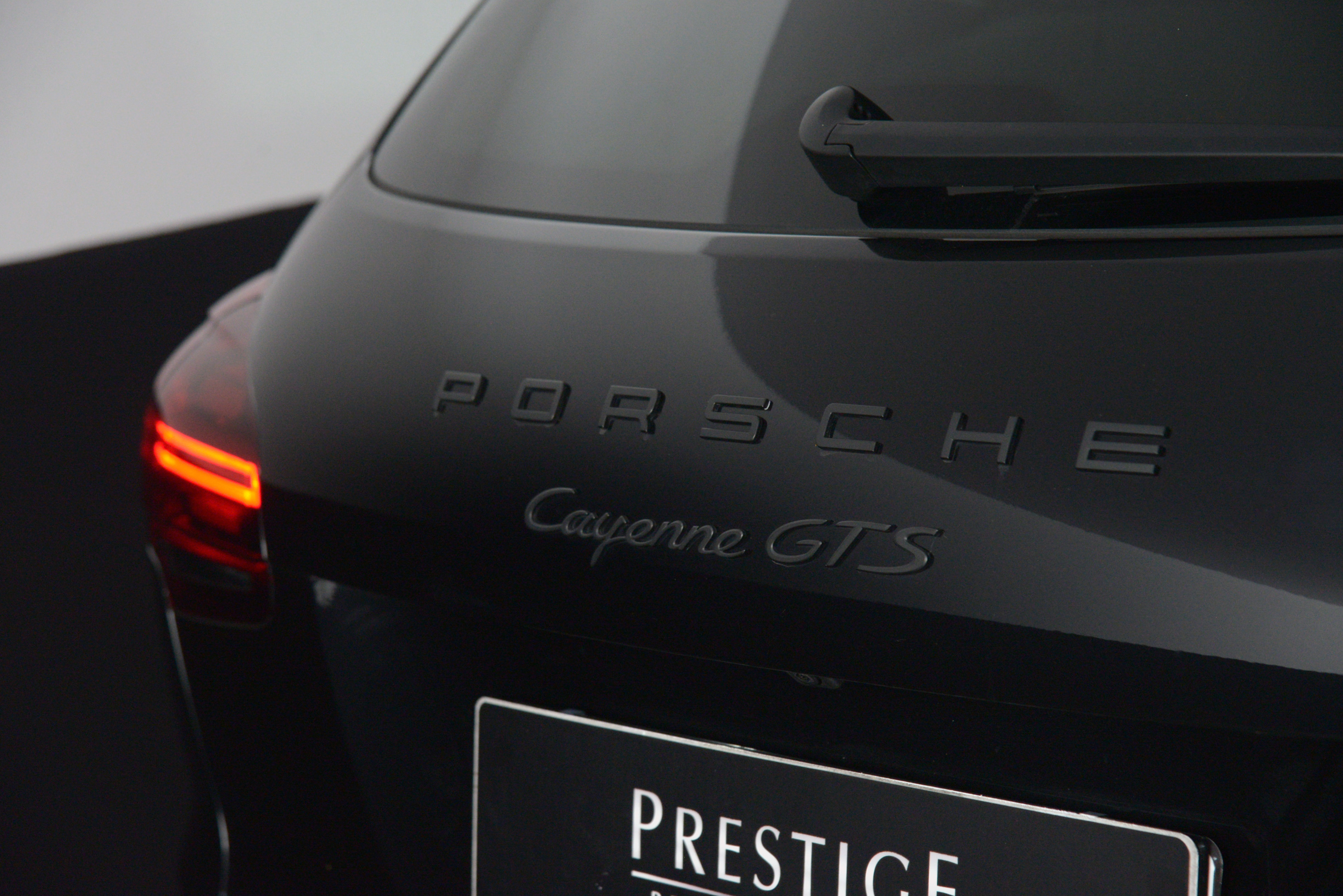 2015 Porsche Cayenne Gts SUV Image 9