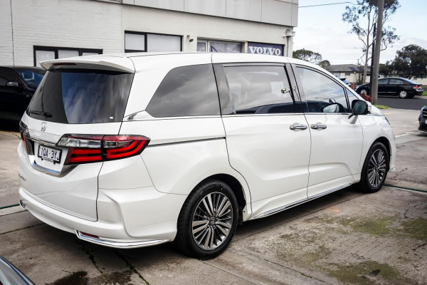 2019 Honda Odyssey 5th Gen VTi-L People Mover Image 2
