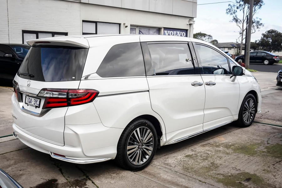 2019 Honda Odyssey 5th Gen VTi-L People Mover Image 2