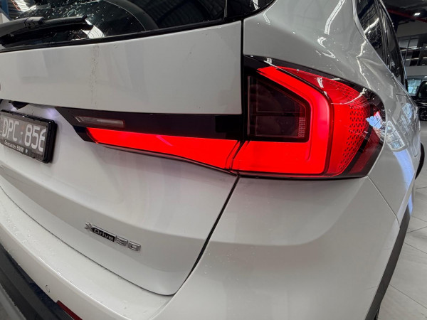 2024 BMW iX1 U11 xDrive30 M Sport SUV image 4