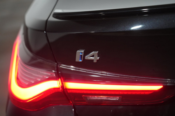 2023 BMW i4 eDrive40 M Sport Coupe Image 9