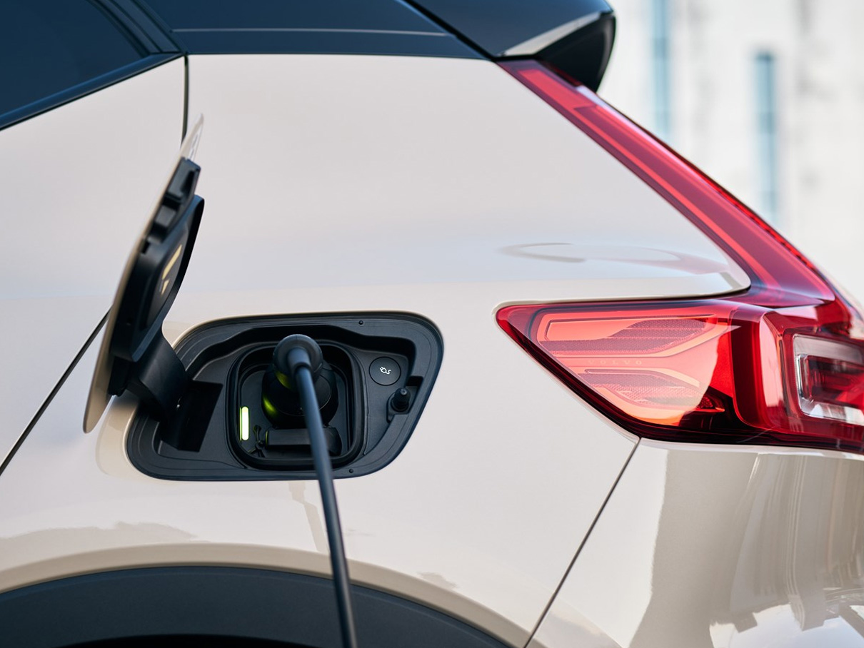 What is the difference between AC and DC Charging?