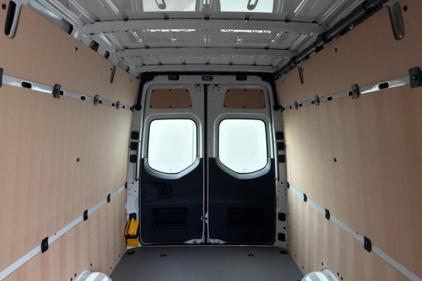 2026 Mercedes-Benz Sprinter VS30 417CDI LWB Van Image 30
