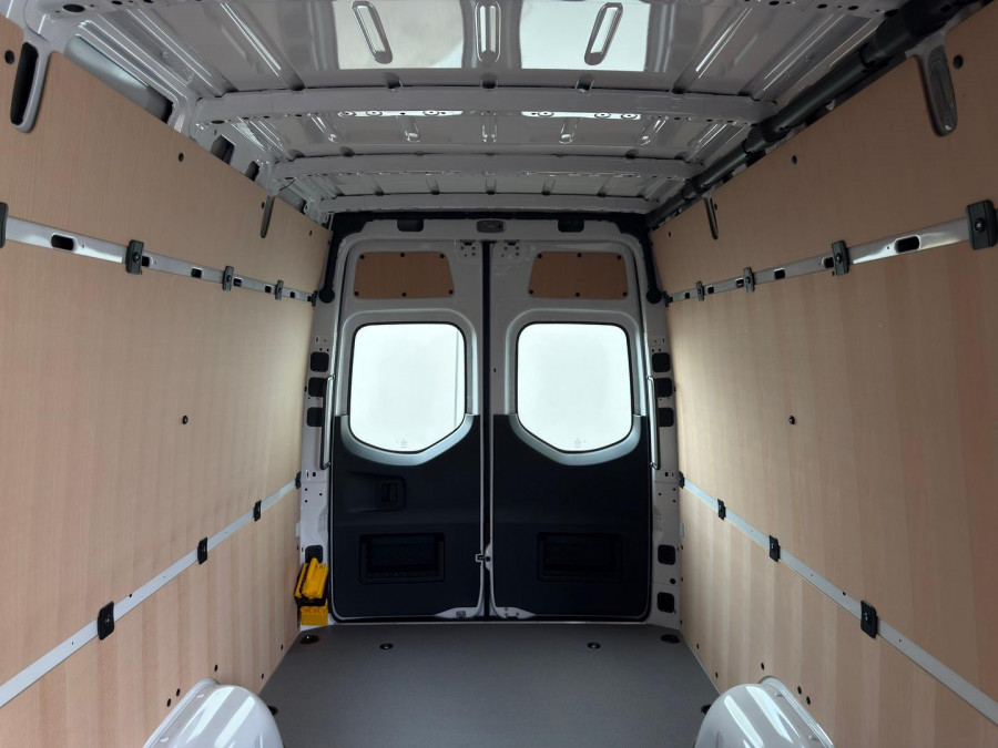 2026 Mercedes-Benz Sprinter VS30 417CDI LWB Van Image 30