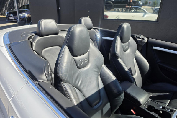 2010 Audi S5 8T  Convertible Image 1