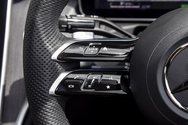 2025 Mercedes-Benz C-Class W206 C350 e Sedan image 18