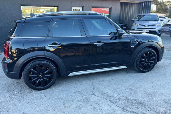 2021 MINI Countryman F60 LCI C Classic SUV Image 4