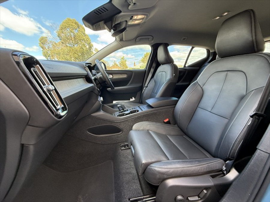 2023 Volvo XC40 XZ Plus B4 SUV Image 15